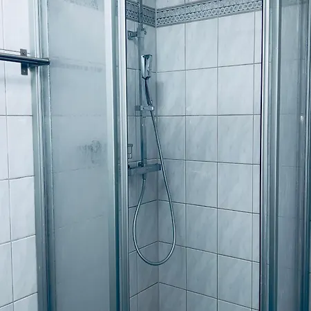 1 Bed Sleeps 5 Views Apartment