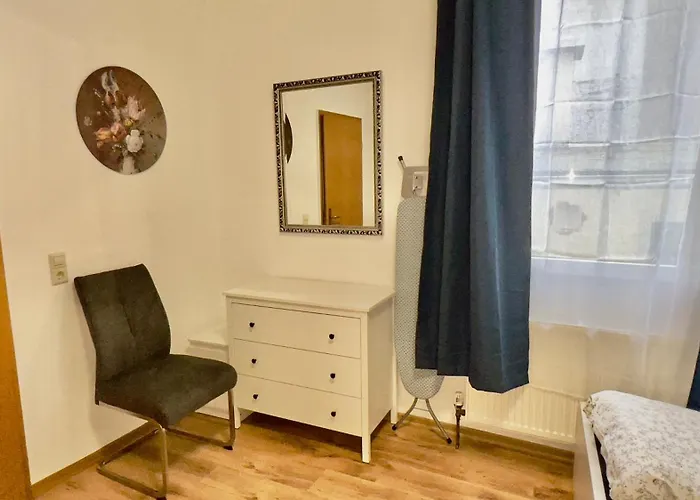 Apartment 1 Bed Sleeps 5 Views *