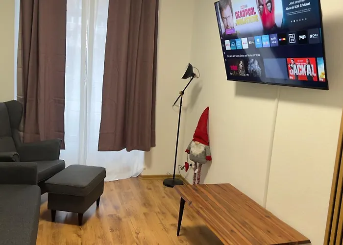 1 Bed Sleeps 5 Views *